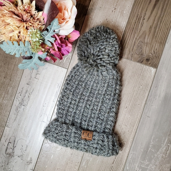 C.C. Beanie Chunky Knit Yarn Pom HAT2085 Indigo NWOT - Picture 2 of 7